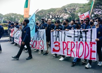 Ribuan Mahasiswa Aliansi BEM Malang Raya Sampaikan Lima Tuntutan