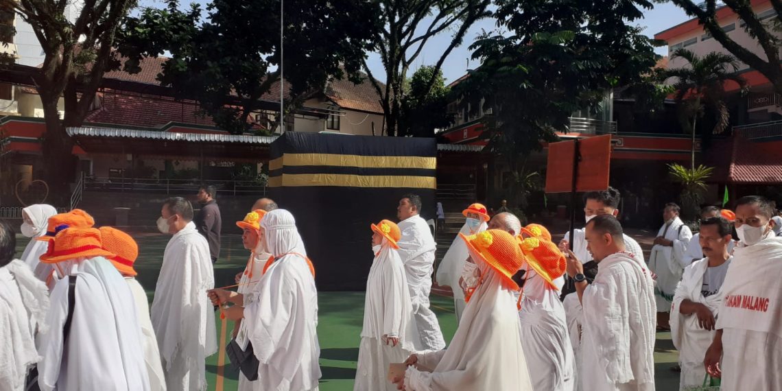 Jemaah Haji Kota Malang Antusias Ikuti Manasik Peragaan