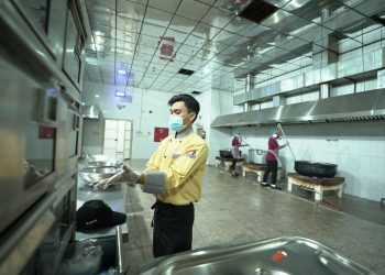 Chef Asal Indonesia Racik Makanan untuk Jemaah Haji