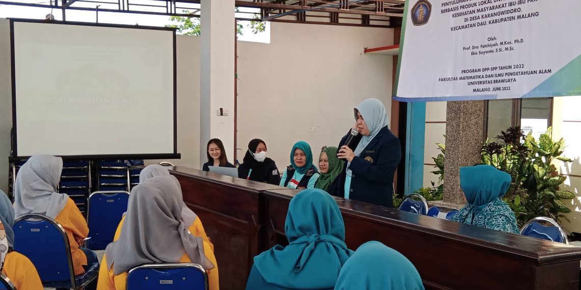 Pusat Studi SMONAGENES UB Edukasi Warga Karangwidoro Produk Lokal Sehat Bernutrisi