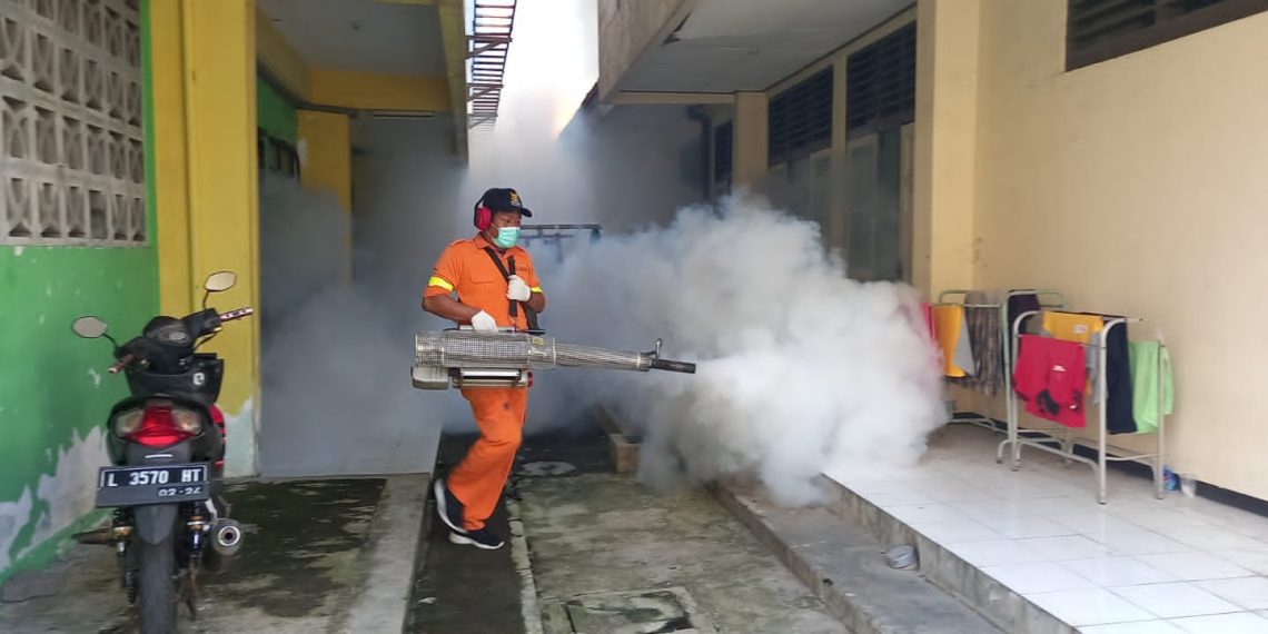 Jaga Jemaah Haji, Petugas PPIH Fogging Asrama Haji