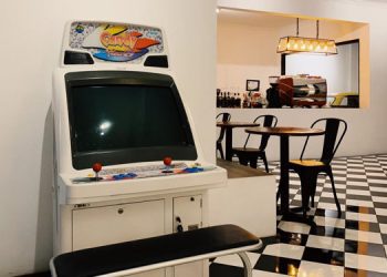 Tenthirty Coffee & Eatery, Tongkrongan Nuansa Vintage