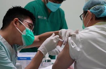 Akhir Uji Klinis Vaksin COVID-19 BUMN Hingga Rencana Vaksinasi Dosis Keempat