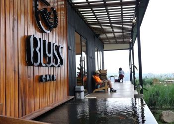 Menikmati Suasana Pegunungan di Blyss Cafe & Eatery
