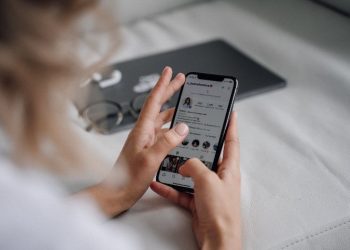 Daripada Nyinyir di Medsos, Lebih Baik Lakukan 6 Hal Bermanfaat Berikut ini!