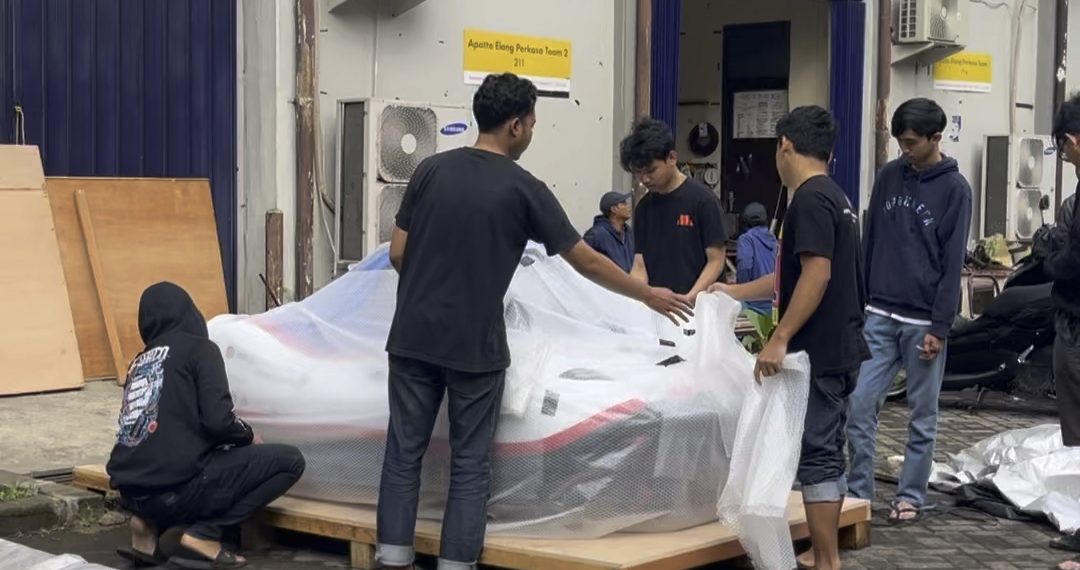 Tim Apatte62 UB Kirim Mobil Urban Listrik ke Mandalika