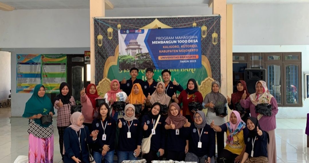 Ibu PKH Desa Kaligoro Belajar Tanam Cabai Bersama Mahasiswa MMD UB