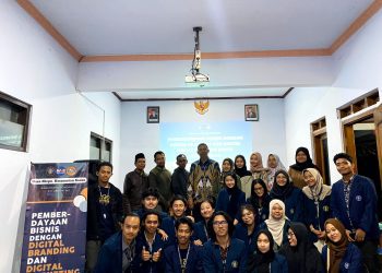 Berdayakan UMKM di Desa Klepu, Kelompok 442 MMD UB Ajak Pelaku UMKM Mengenal Digital Marketing