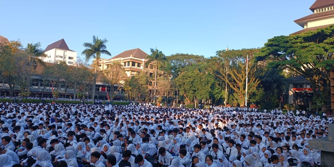 Andika Perkasa dan Bahlil Lahadalia Beri Wawasan Maba UB