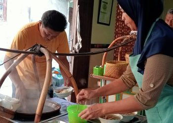 Soto Triwindu Jujugan Sarapan di Kota Solo