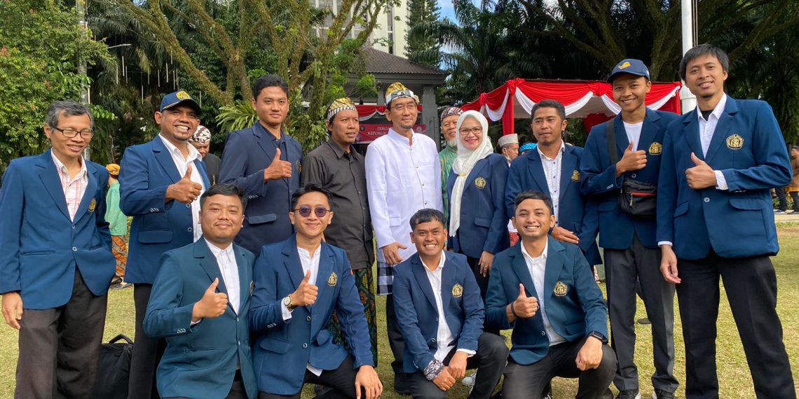 Tampil Kompak, Karyawan UB Medcom Ikuti Upacara HUT RI Tingkat Universitas