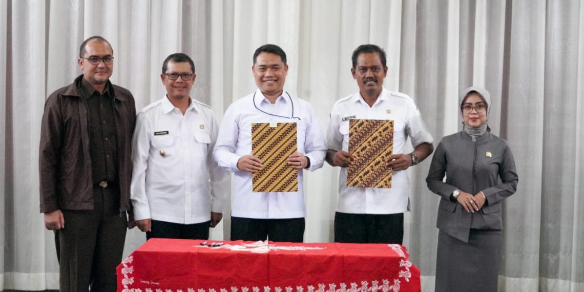 KPK Serahkan Aset Tanah Kepada Kabupaten Subang