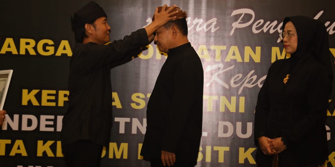 Jenderal Dudung Dikukuhkan Warga Kehormatan Osing Banyuwangi