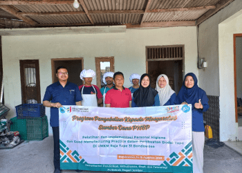 Tingkatkan UKM, Dosen Poltek Jember Kenalkan Personal Higiene dan Good Manufacturing Practice pada UKM Tape Bondowoso
