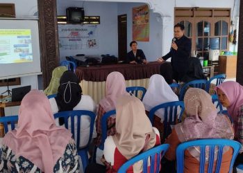 Tim Departemen Ilmu Ekonom FEB UB Ajari UMKM Karanggayam Manajemen Produk Hingga Pemasaran