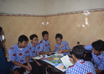 Tim Mahasiswa FIA UB Ciptakan Papan Permainan Interaktif untuk  Pemahaman Literasi Keuangan Digital