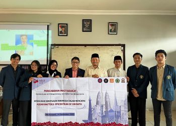 Mahasiswa HI UB Ungkap Peran Indonesia di ASEAN dalam Sosialisasi di Madrasah Al Maarif