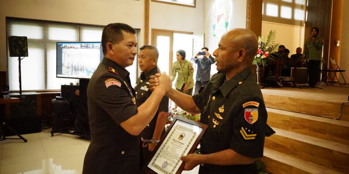 Danrem 083/Bdj  Ajak Prajurit Manfaatkan Teknologi 