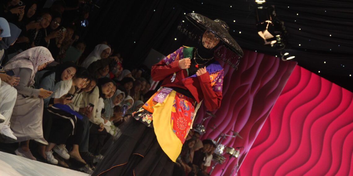 Malang Fashion Week 2023: Merayakan Keanekaragaman Melalui Kolaborasi Desainer Lokal dan Internasional