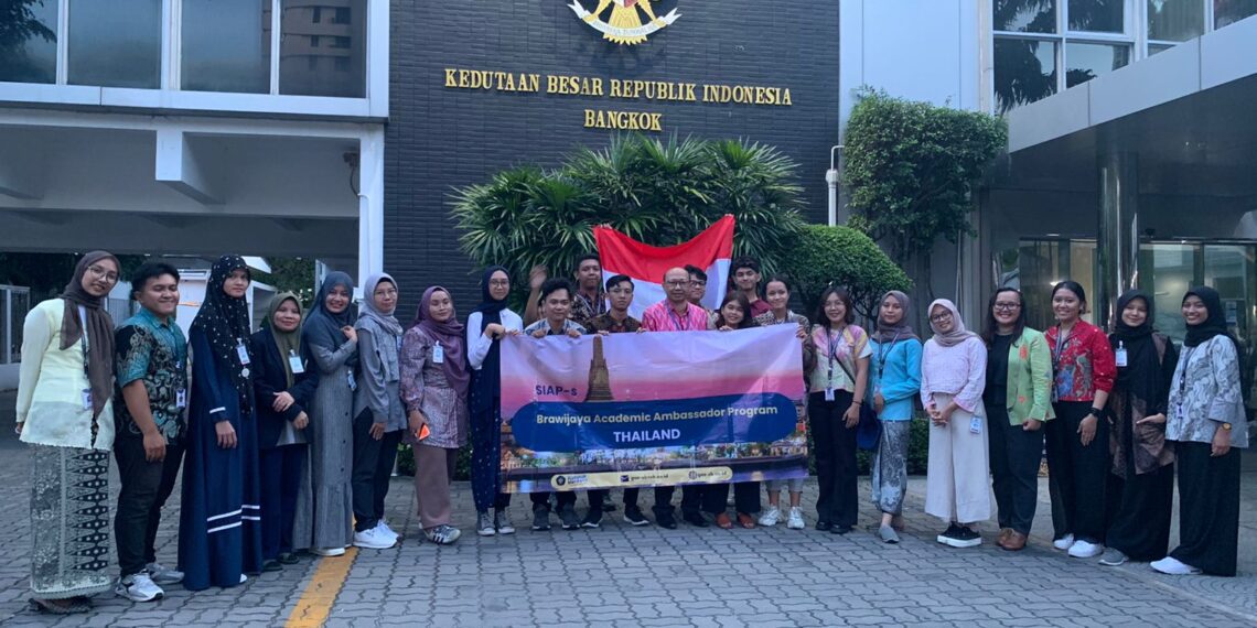 Mahasiswa BAAP Mengajar di Thailand