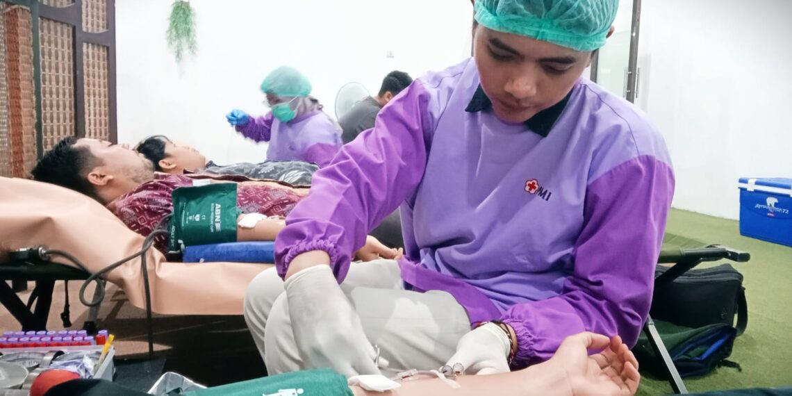 UB Gelar Bakti Sosial Donor Darah bersama Alumni dan Masyarakat Kota Malang