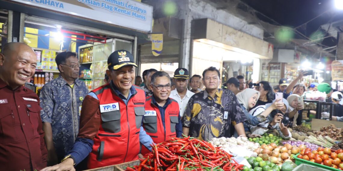 Jelang Nataru, Pj. Walikota Wahyu bersama TPID Pastikan Stok dan Harga Bahan Pokok Aman di Kota Malang