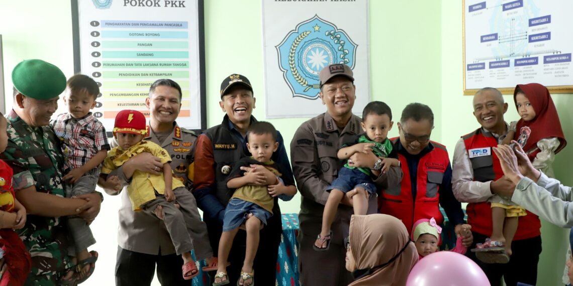 Pemkot Malang bersama FORKOPIMDA Tinjau Bulan Timbang untuk Percepatan Penurunan Angka Stunting