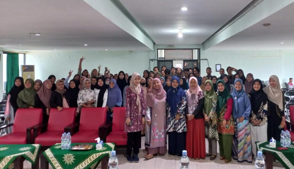 Kandidat Doktor Psikologi Unair Ajak Mahasiswa Pahami Pentingnya Flourishing