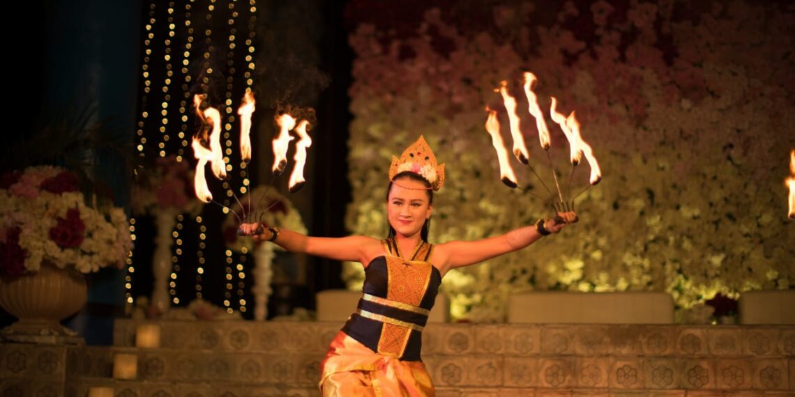 Lebih Dekat dengan Yesintha : Penari Api Malang