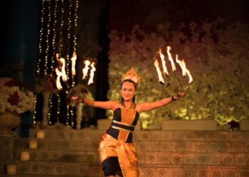 Lebih Dekat dengan Yesintha : Penari Api Malang