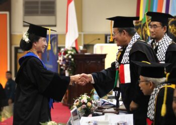 Dukung Palestina, Senat UB Gunakan Syal Palestina