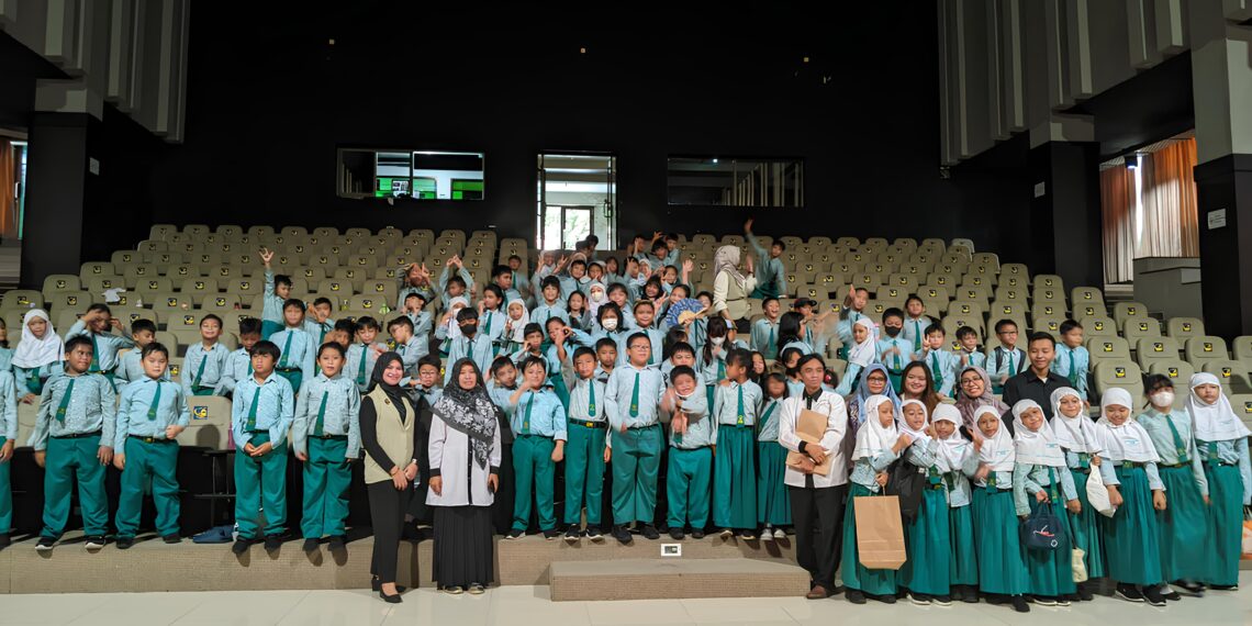 Semangat Siswa SD BSS Outing Class ke UB Medcom
