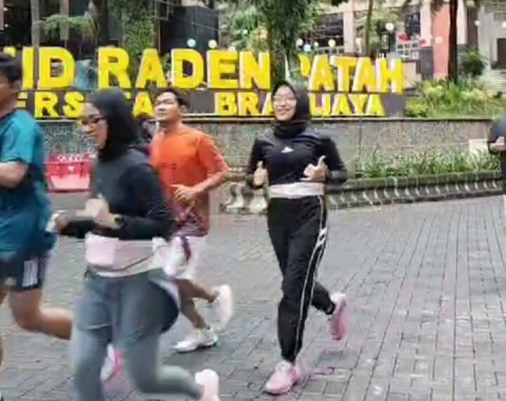 Anti Lemes, Puluhan Pelari Kembali Ngabuburun di UB