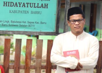 Teladan Ustadz : Menyulap Bukit Batu Menjadi Pesantren