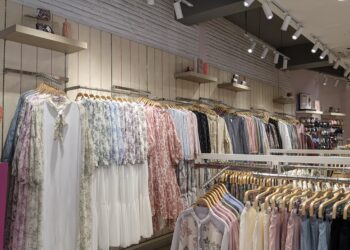 Tren Busana Ramadhan Koleksi Eksklusif “Less is More” Karita Malang