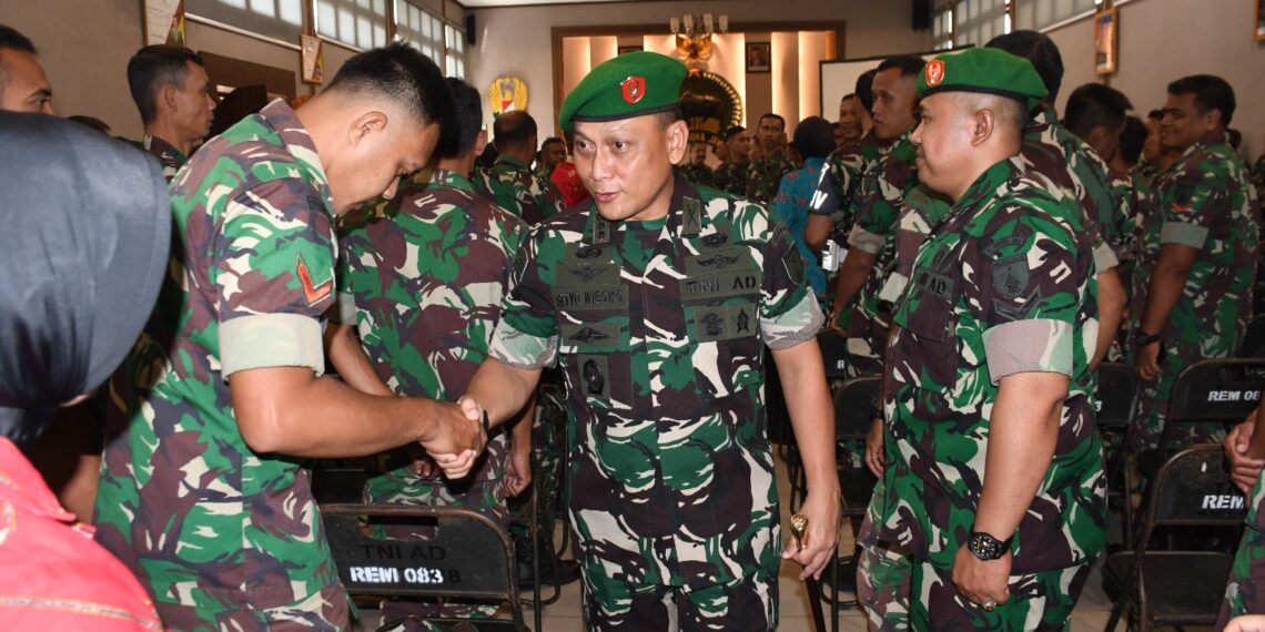 Cuti Lebaran, Danrem Baladhika Jaya Minta Prajurit Jaga Keamanan Lingkungan 