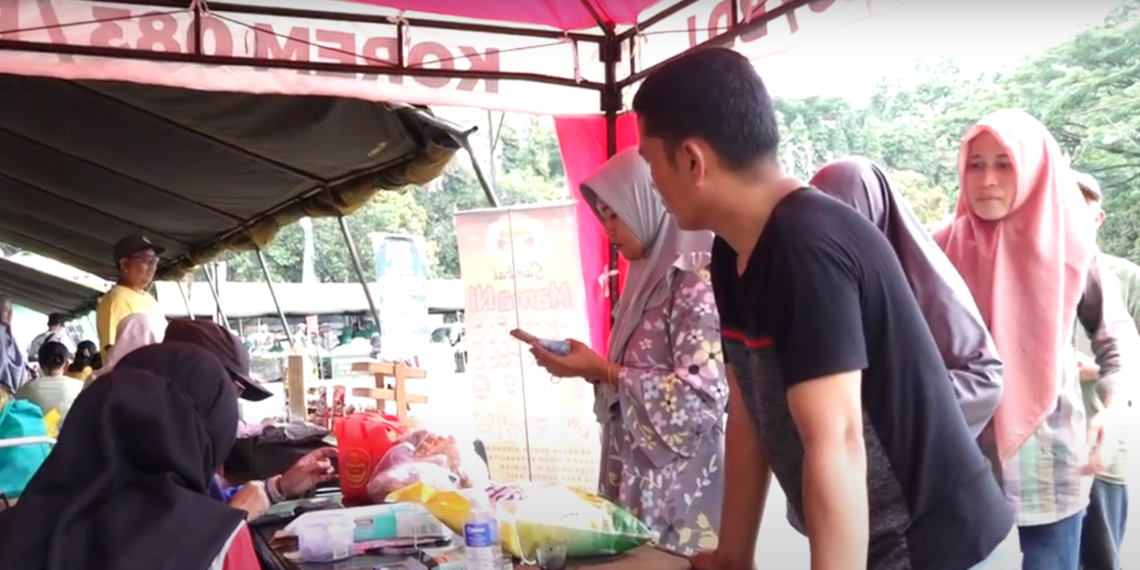 Bazar Murah Korem 083/Baladhika Jaya Mendapat Sambutan Antusias Warga