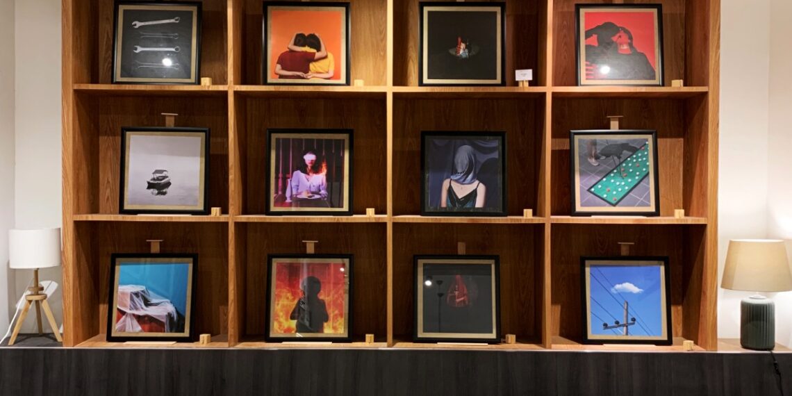 Menikmati Karya Fotografi Solo Exhibition di Titik Koma Cafe