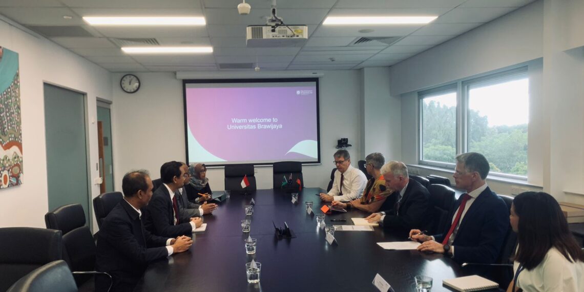 Rektor UB Paparkan Integrasi Kearifan Pengetahuan Lokal dengan Sains Baru kepada Civitas University of Queensland Australia