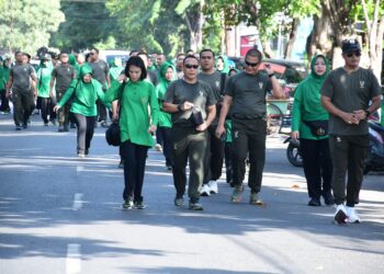 Kodam V/Brawijaya Jaga Kelestarian Pantai Marina Boom