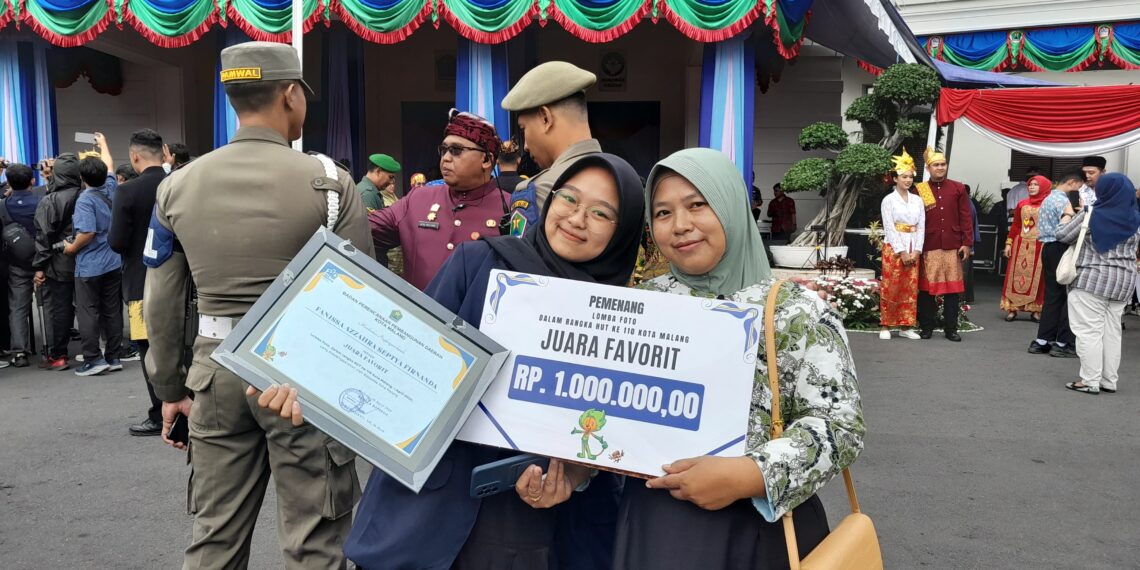 Siswi SMKN 12 Abadikan Keunikan Kota Malang