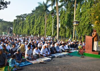 Ribuan Warga Ikuti Sholat Idul Adha 1445 H Korem 083/Bdj