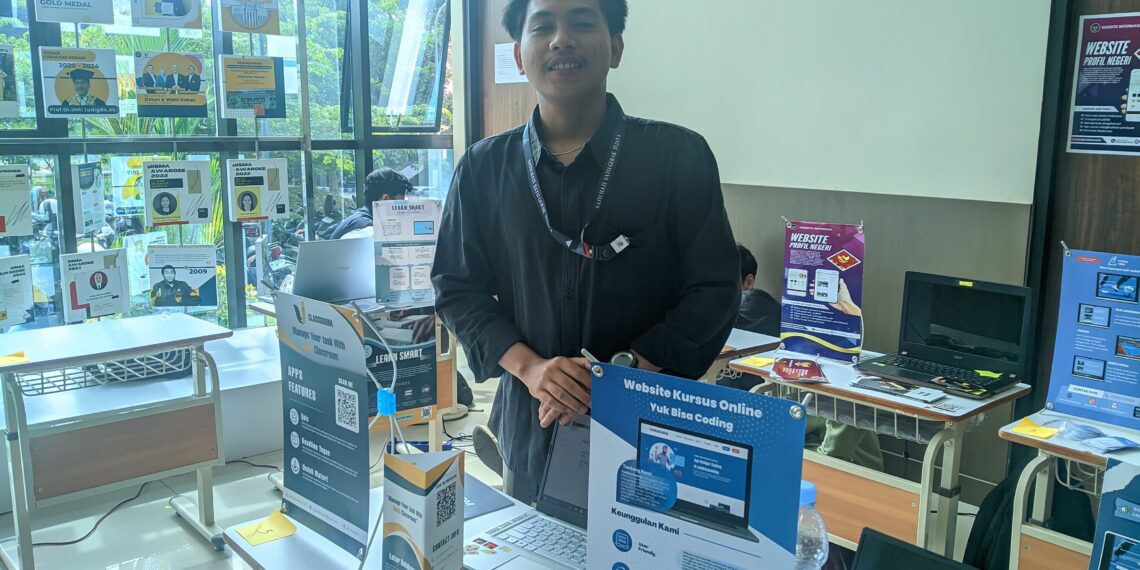 Fox Classroom Solusi Manajemen Tugas Daring