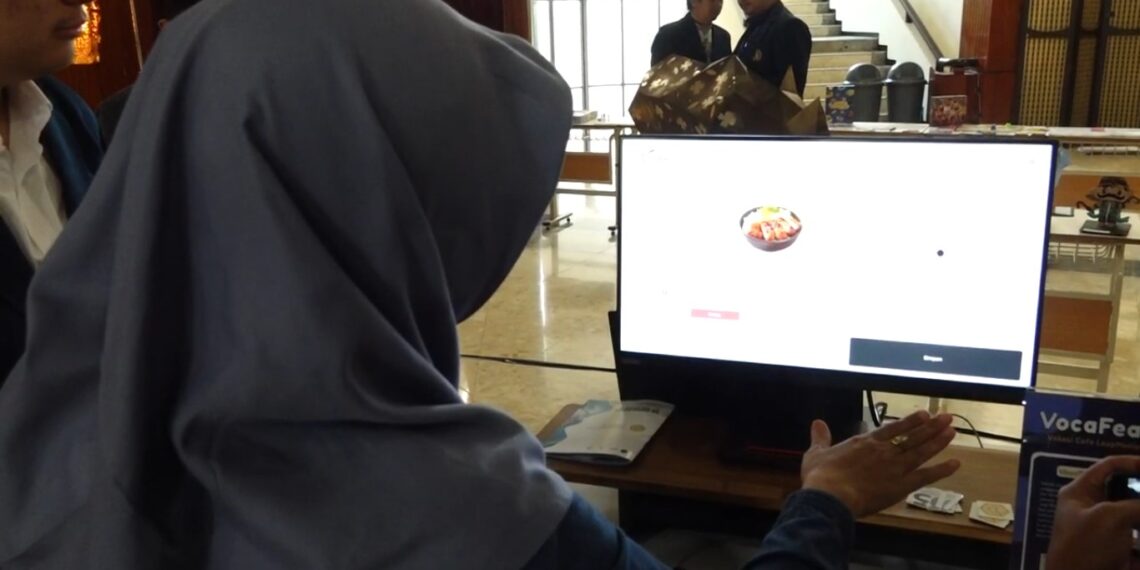Mahasiswa Vokasi UB Kembangkan Teknologi Sensor Gerak Pengganti Mouse