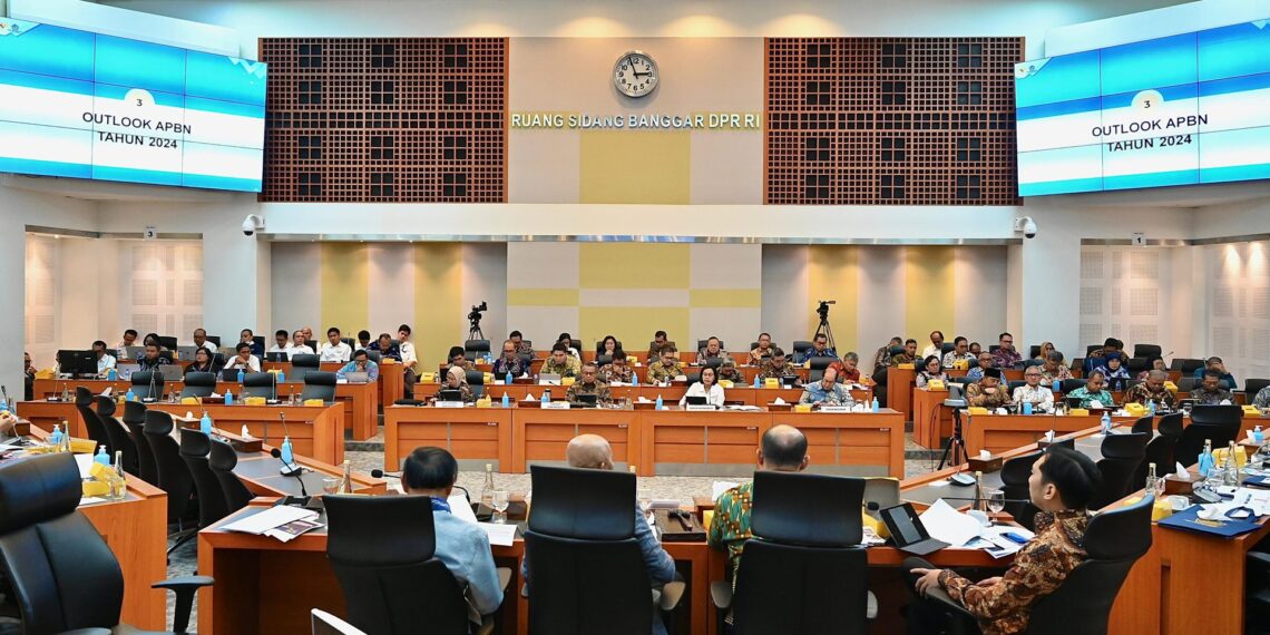 Ekonomi Indonesia Alami Peningkatan, Meski APBN Semester I 2024 Mengkhawatirkan