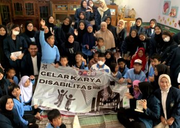 Unit Diari Brawijaya EKM UB Gelar Karya Disabilitas di SLB Bhakti Pemuda