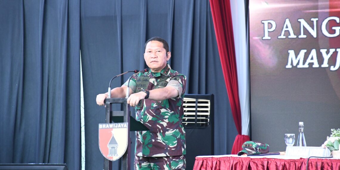 Pangdam V/ Brawijaya Minta Prajurit 512/QY Miliki Disiplin dan Inisiatif di Daerah Operasi