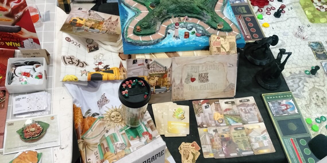 Bermain Game Kajoe Tangan di Artofest 2024