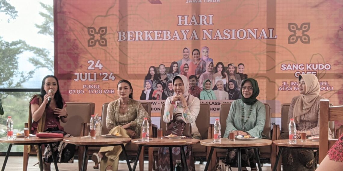 Perempuan Punya Karya Jawa Timur Rayakan Hari Berkebaya Nasional