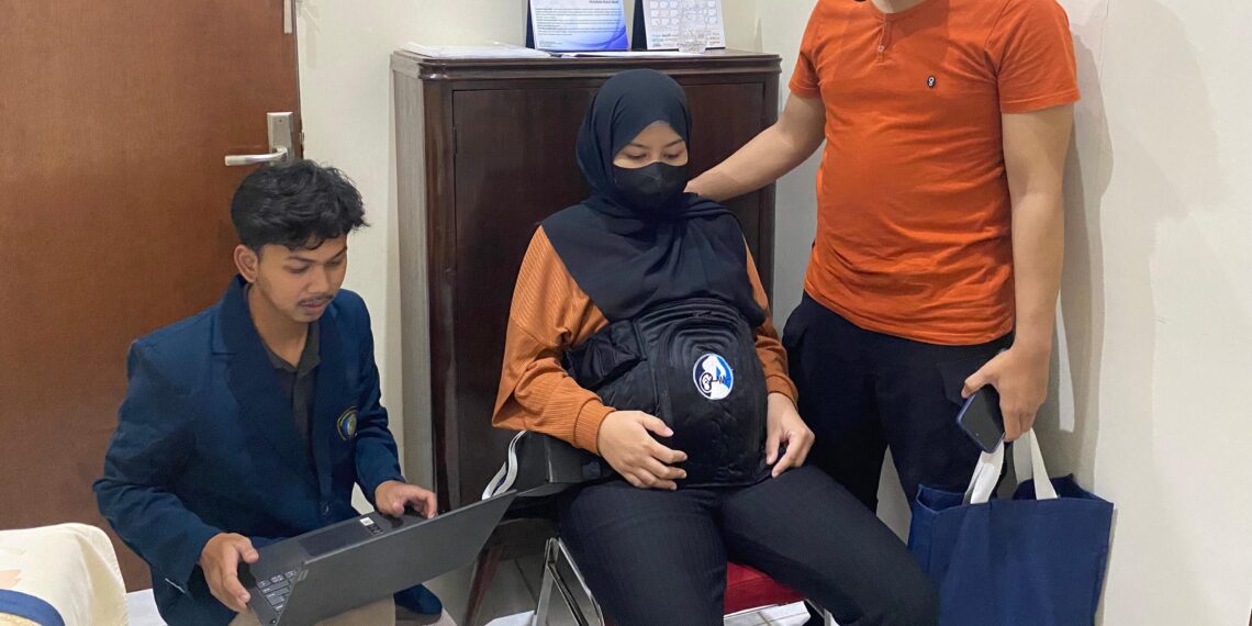 Inovasi Korset Pereda Low Back Pain dengan Fitur Monitoring Janin